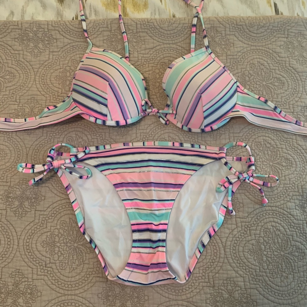 Victoria’s Secret bikini set - 36D/L